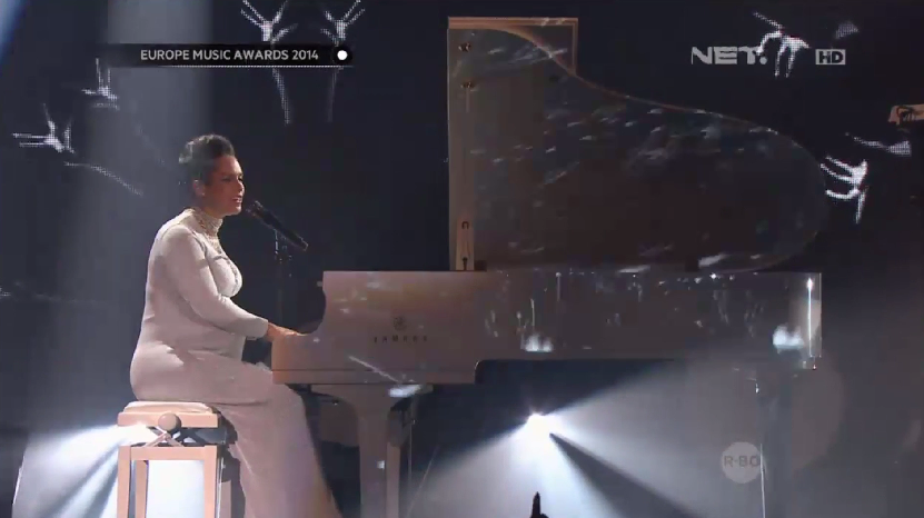 mdtvindonesia's tweet photo. We are here
We are here for all of us
We are here for all of us #MTVEMAonNET http://t.co/JpsEBWZKVT
