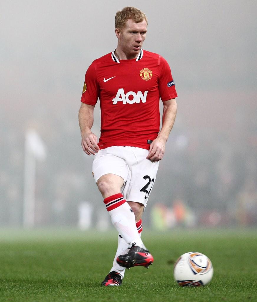 Happy birthday to the genius, Paul Scholes. Favourite United player. 