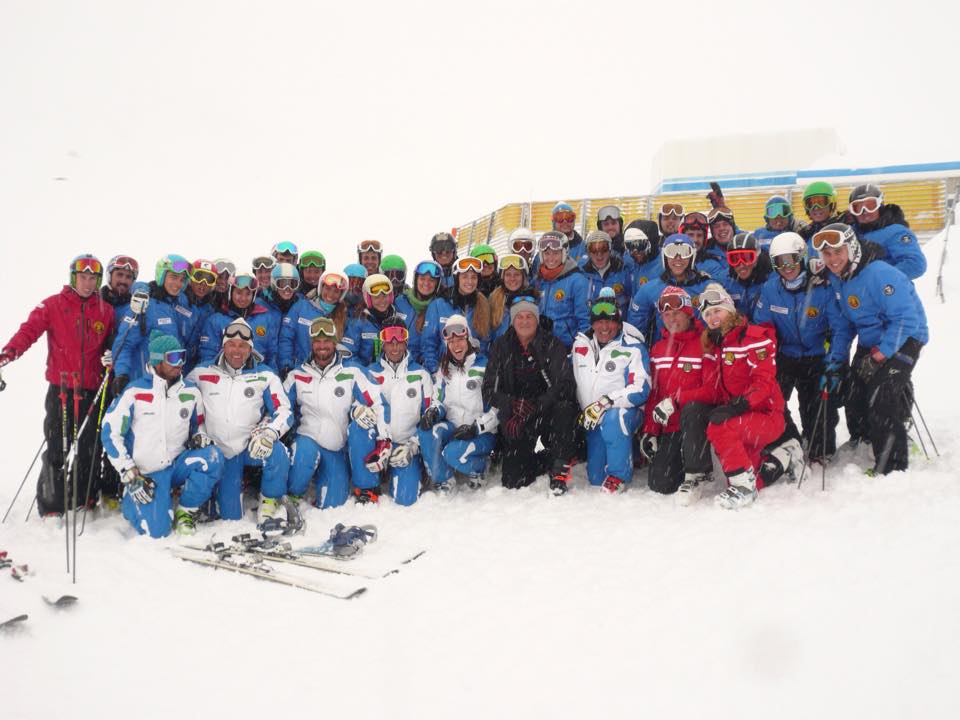 Oggi Piero Gros in pista per sciare con curiosi e appassionati.#LovingCervino #Cervino #Valtournenche