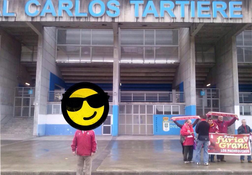 TorcidaGrana's tweet photo. Nuestro torcido en el Carlos Tartiere os saluda, él cree en la remontada #ViejasGlorias #Valores #OviedoOnTour http://t.co/ymmR15YN7p