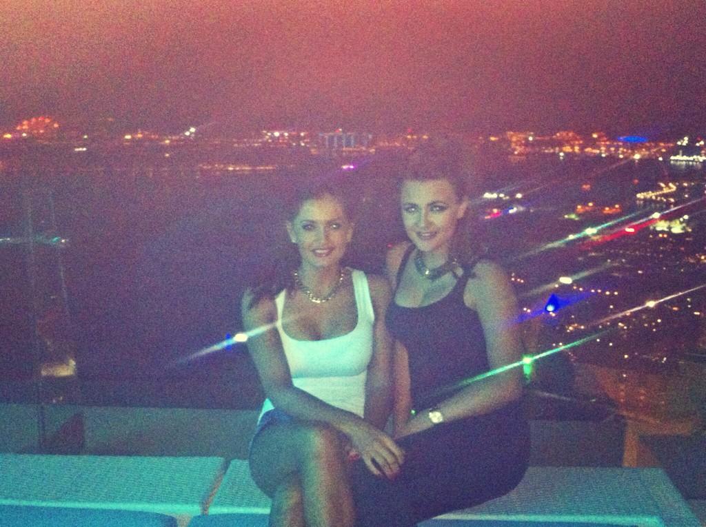 Ari_899's tweet image. #rooftop #skylounge #hilton #dubai 💕