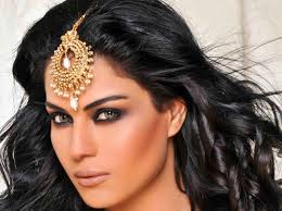 errmn1's tweet photo. عندما يتسلل العشق ..
إلى قلبي البائس ..
تعزف الحياة سمفونية الأمل ..
ف تبتسم الأحلام لرغبات ..
كلها انت .. http://t.co/QqJlu63dil