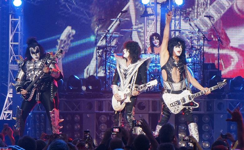 kiss's tweet photo. Photo: #KISSROCKSVEGAS at @TheJointLV at @HardRockHotelLV. http://t.co/wz3BWoDaLm