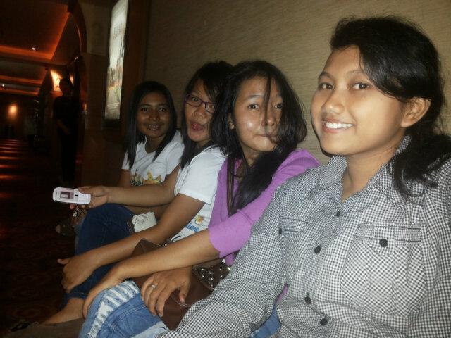 yunitailham's tweet photo. At bioskop http://t.co/4bjBh3W2KN