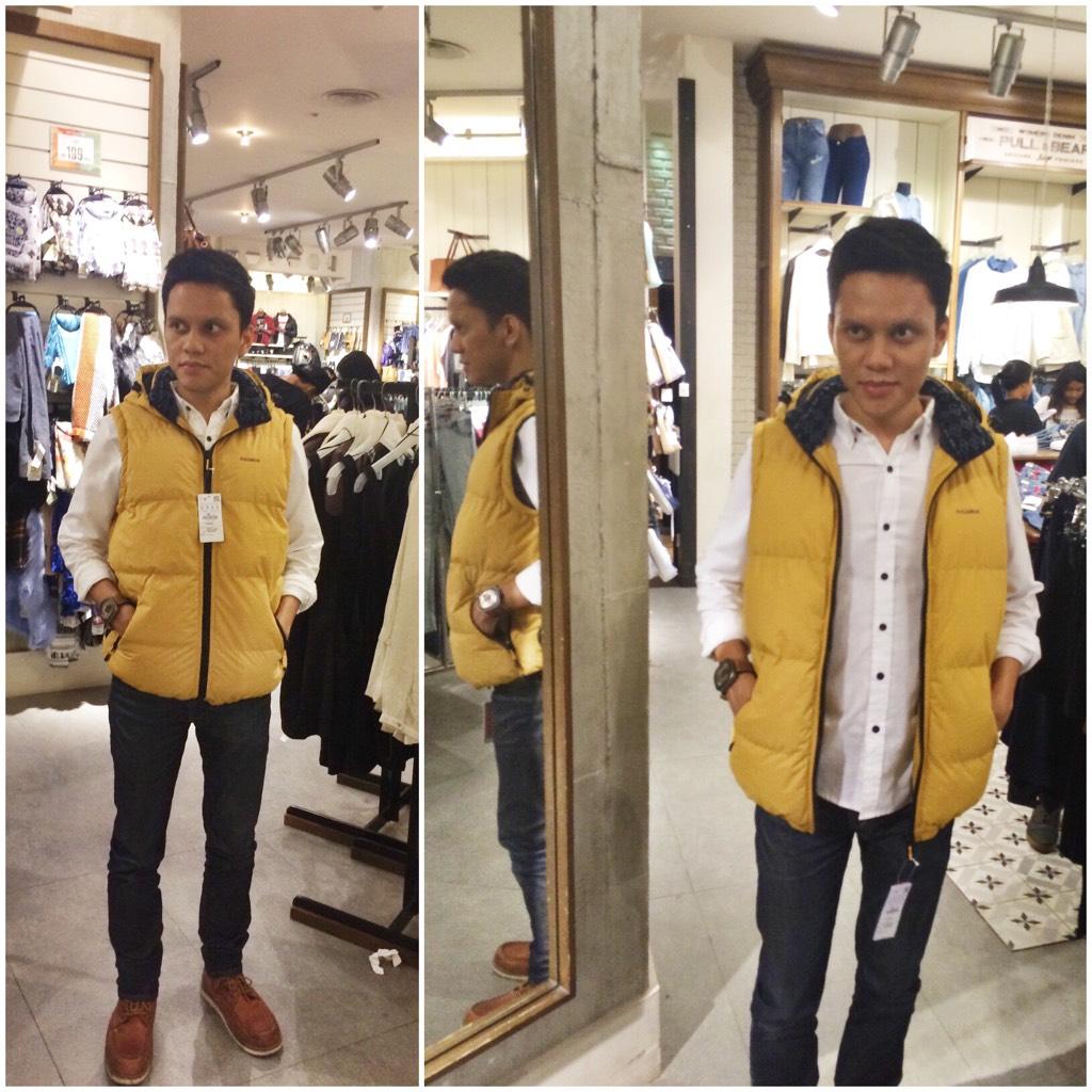 “Pang, bagus ga? Buat naik Piaggio sore2”

<a href="/tiarapangestika/">Tiara Pangestika</a>: “kamu kayak pakai pelampung mau ke Pulau Tidung”

Gue: …