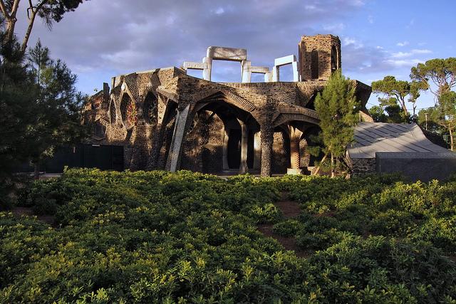 dondeestaplanes's tweet photo. Cripta Gaudí de la Colonia Güell, Santa Coloma de Cervelló http://t.co/yk6qfTBHBK