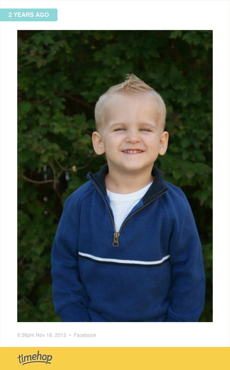 JessicaAnn_09's tweet photo. Two years.. Shew how he's grown so stinking cute! 💙💛 http://t.co/qSDmu4fyFf http://t.co/CDva4sDU5z