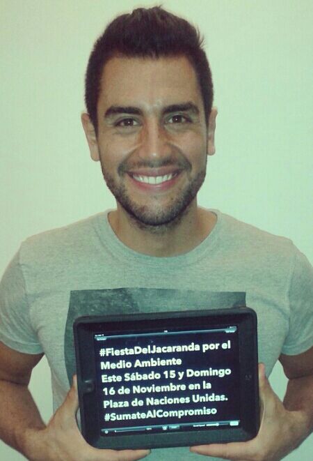 EcoJacaranda's tweet photo. Gracias @lautarodriguez por sumarte al compromiso #festivaldeljacranda #sumatealcompromiso @fransiria @brenargento http://t.co/pwJ24gSm7S