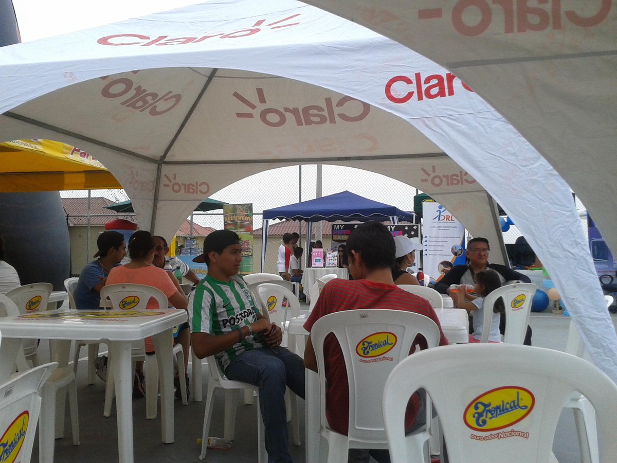 Portalalsol_ec's tweet photo. Llegó la hora del almuerzo y en #PortalAlSol tenemos comida criolla, aún estas a tiempo estamos en canchas multiples http://t.co/v9Mqe3QexX