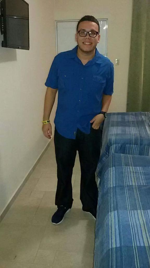 LuisMa12190's tweet photo. Es fanatica de lo sensual ella tiene una foto mΓa πΆ #PlanBconcert http://t.co/nSYRZvN49E
