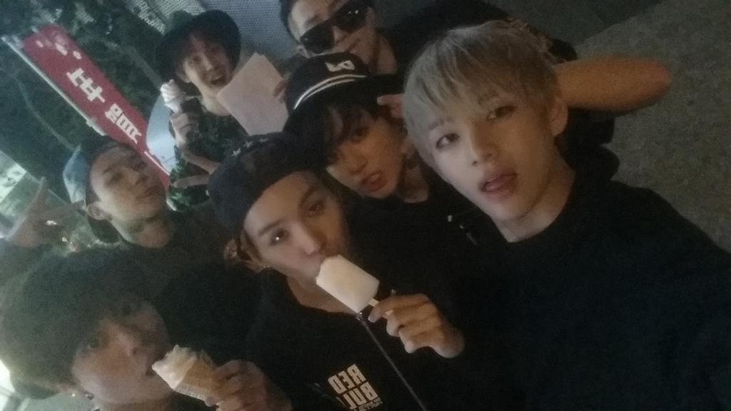 BTS_twt's tweet image. 고베부터 마지막 도쿄콘서트까지 우리 아미들 와주셔서 정말 감사합니다♥ 뽀뽀쪽