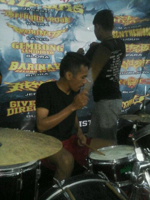 omenband's tweet photo. BMS Present BLORA TOTAL BISING http://t.co/r1y7SacyIV