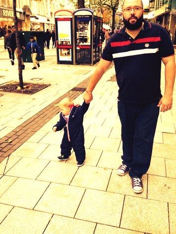 IC_Joshua_AP's tweet image. ((Monkey wants to walk everywhere now! #poorback))