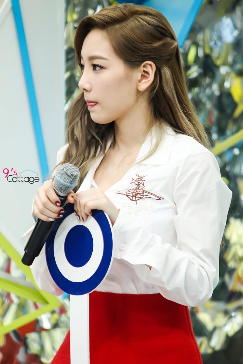 GirlsCottage's tweet photo. 140918 Taeyeon @ Mnet Open Studio (2) http://t.co/P1uBGWFJCe http://t.co/D5cLSKvuLQ http://t.co/swkgsyHPPw http://t.co/0P8ZEgTwgr