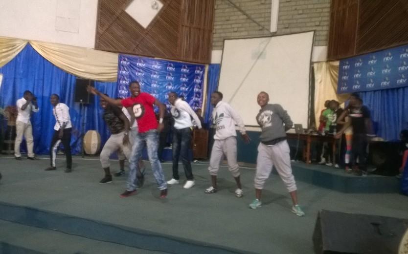 xtiandela's tweet photo. #LaughterSunday @McNjugush holding it down!! http://t.co/hn6paQdDHQ