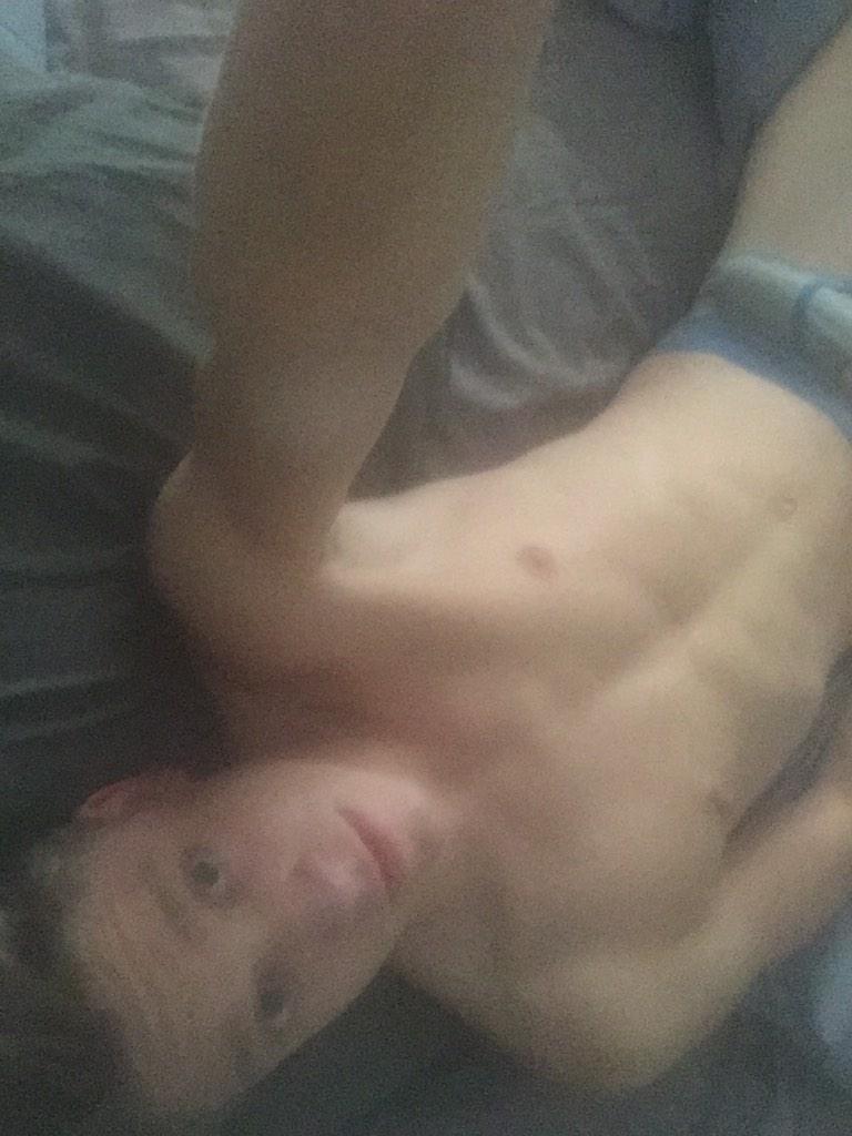 2 pic. A little bit excited for this week's #nakedsunday #gay #BBBH http://t.co/yT4aGgnae7