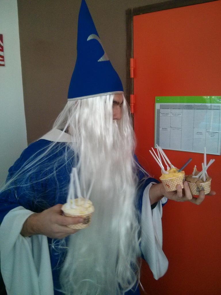 misterniark's tweet photo. Ça part en sucette au @SWGrenoble ! #lemanquesomeil #swgrenoble #GSB2014 http://t.co/8F3K6AecHL