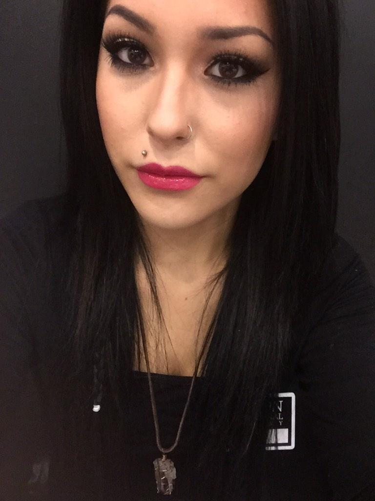 KelbieLemons's tweet photo. school selfie wut http://t.co/cweP055Lkf
