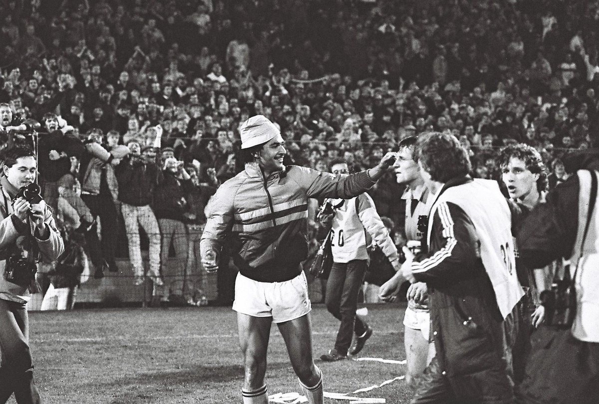 Vandaag in 1983, #Nederland-#Spanje 
#Feyenoord ers in #Oranje.