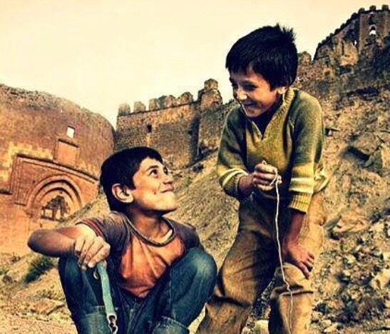 Birini yenmek çok kolaydır, asıl zor olan birini kazanmaktır.

Edith Wharton