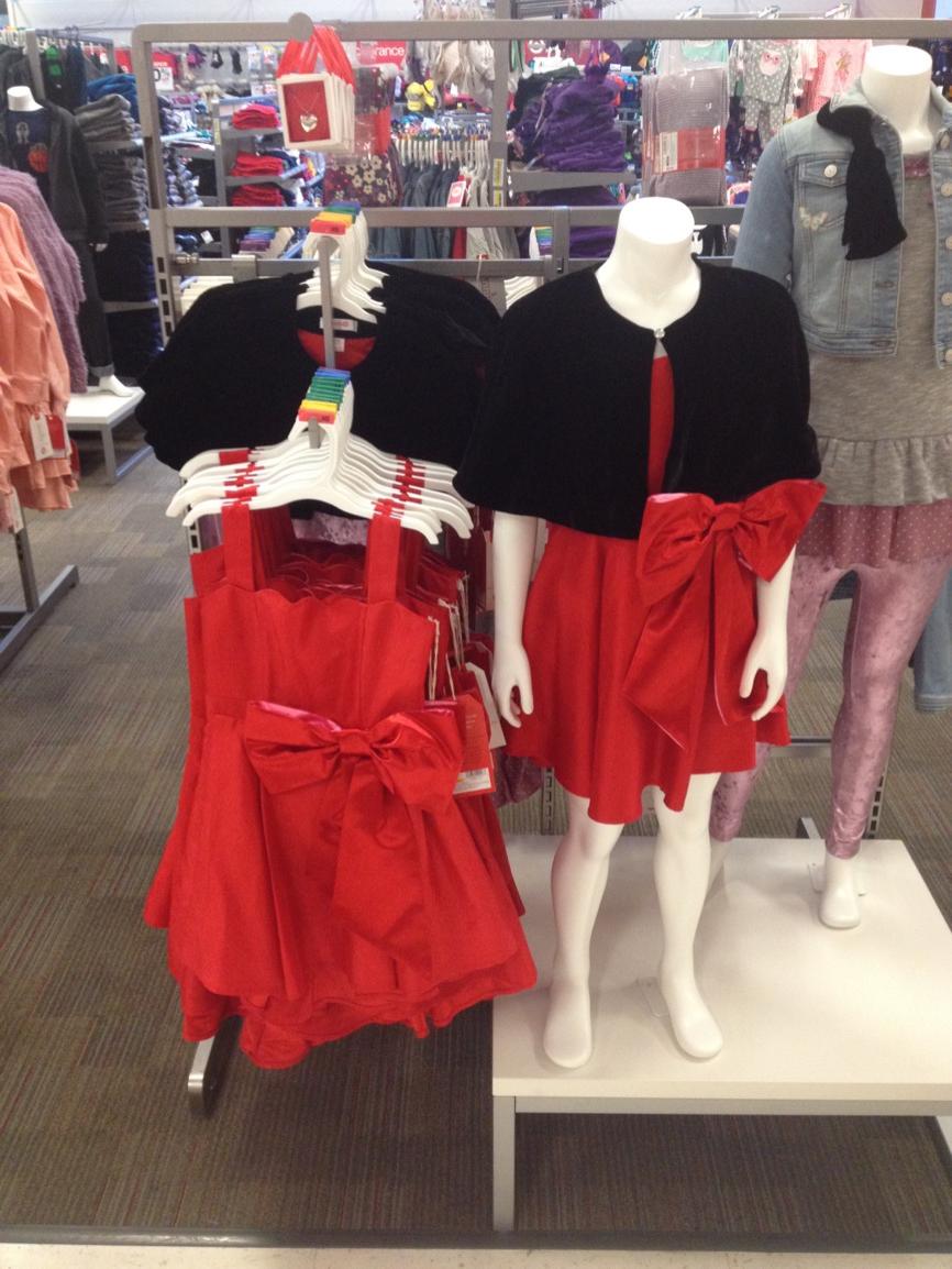RJ_Star's tweet photo. #AnnieforTarget all dressed up! @BrentBebee @MindyReher http://t.co/KtVy62Cbcj