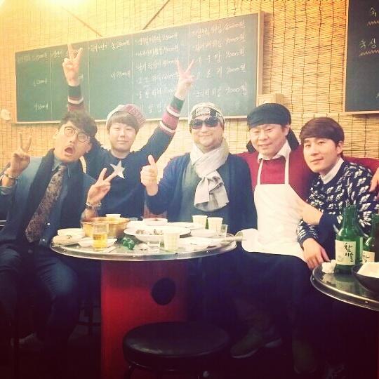mcthemaxing's tweet photo. MBC개그맨 진환이형님 가게오픈 http://t.co/xhVdbgKXb7