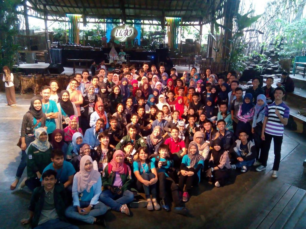 munasihmsiXII's tweet photo. Selamat malem! http://t.co/X1GnkHtZhk