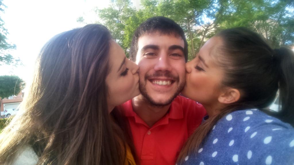 RaquelCrespo25's tweet photo. Beeebeees http://t.co/8zmERdWDZp
