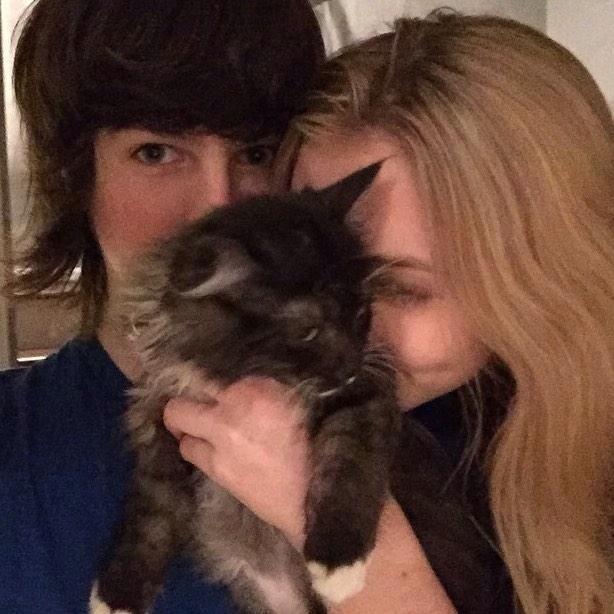 grimeslover99's tweet photo. I love them together so much but I'm so jealous at the same time 😢 http://t.co/VhYStblyCN