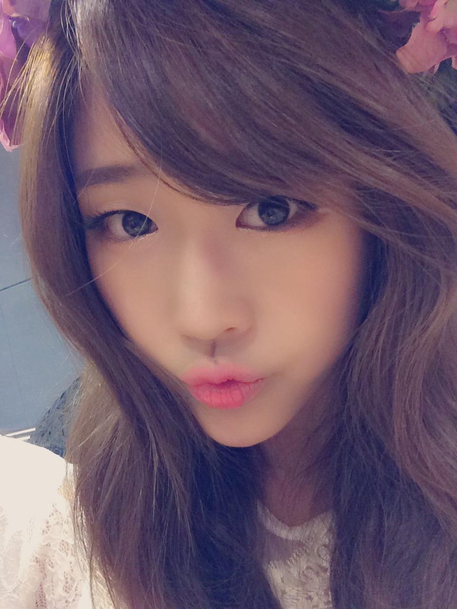 [#Lovelyz] 러블리즈와 함께한 일요일, 월요일의 시작도 러블리즈와 함께 하세요~♡ #베이비소울 의 요정같은 셀카 보시고 인기가요 Behind Cut 보러오세요! ▶cafe.daum.net/wlgirls/WHed/4