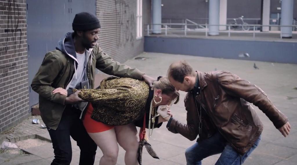 candykane1978's tweet photo. Here we go..... Now on #Popoz #ComedyCentralNL #acting http://t.co/JHycHGMlvF