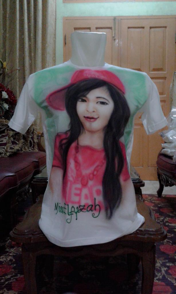 bajulukispadang's tweet photo. Mau koleksi kaos - kaos yang unik? Yuk order kaos lukis nya. http://t.co/wagfeNGoYP