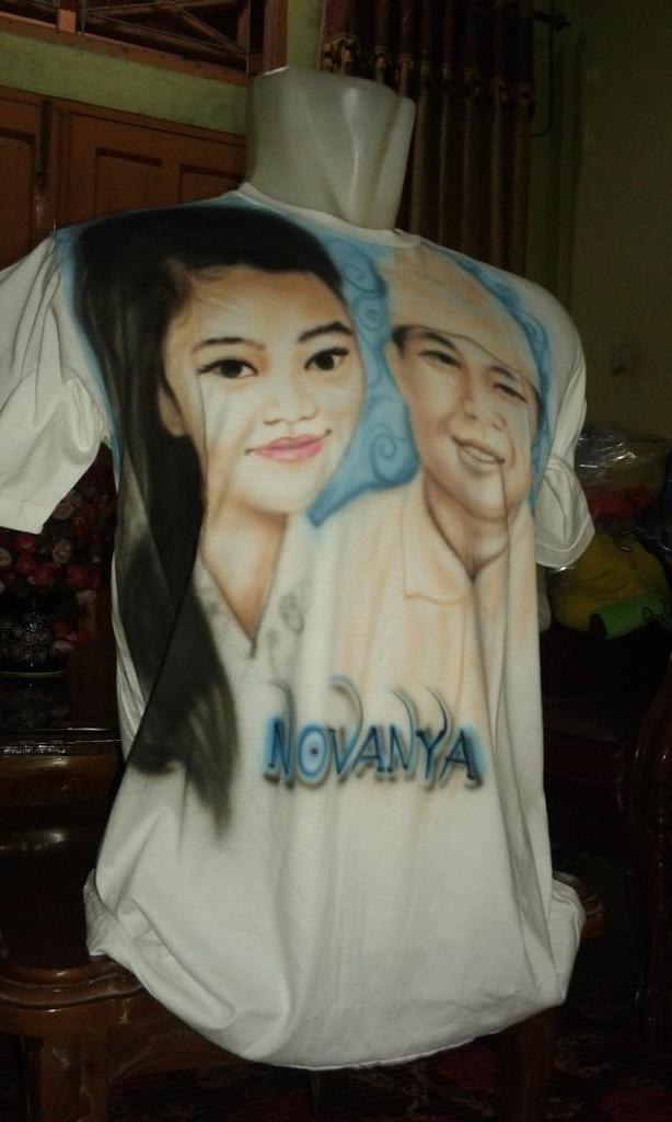 bajulukispadang's tweet photo. LDR an sama pasangan? Gak punya foto berdua? Buat baju lukis aja. Kita lukis jadi 1 baju. Minat? Invite pin 25c2ba7c http://t.co/o4bxk3qIiy