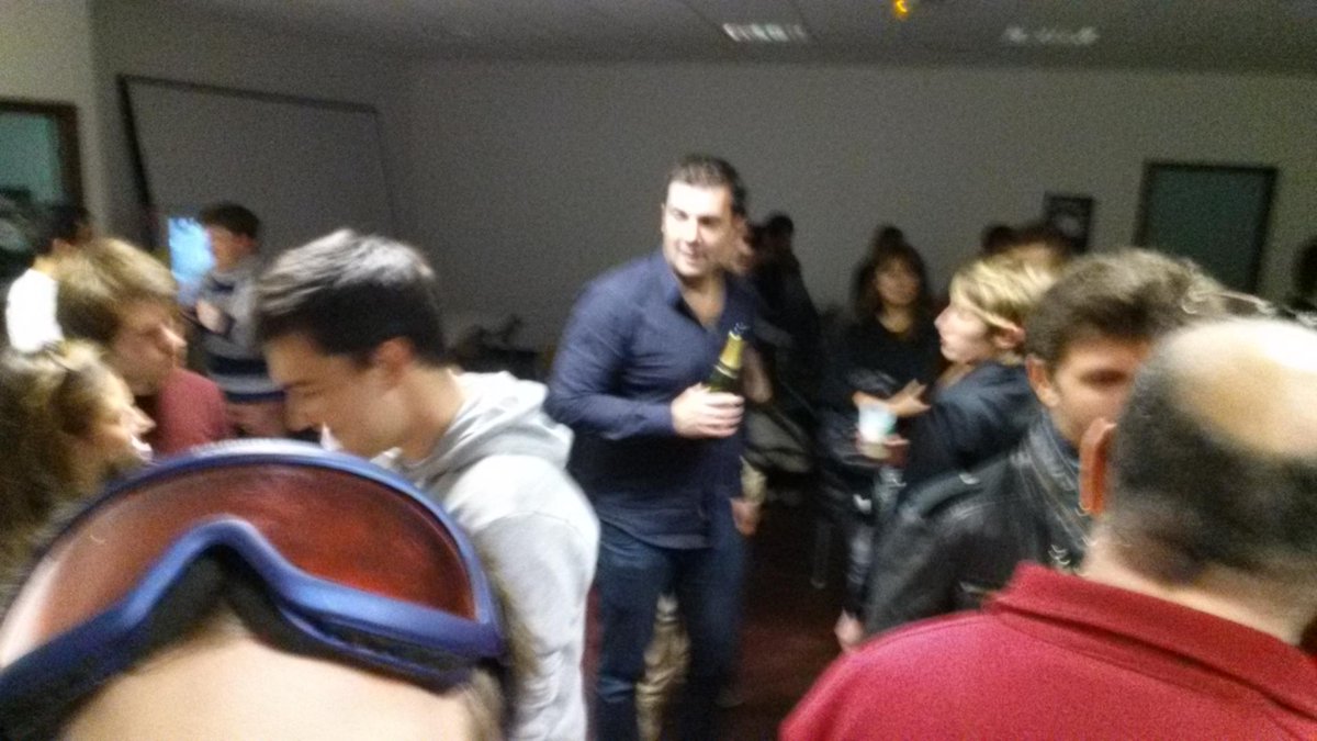 QuentinSup's tweet photo. Apparemment, on fete deja notre victoire ^^ #swgrenoble #gsb2014 @PayLessSkiMore http://t.co/ekGIgwTHVf