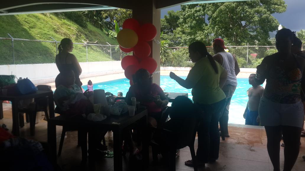 Compañia N° 10 en celebración de su aniversario # 43 compartiendo en un dia completamente familiar.