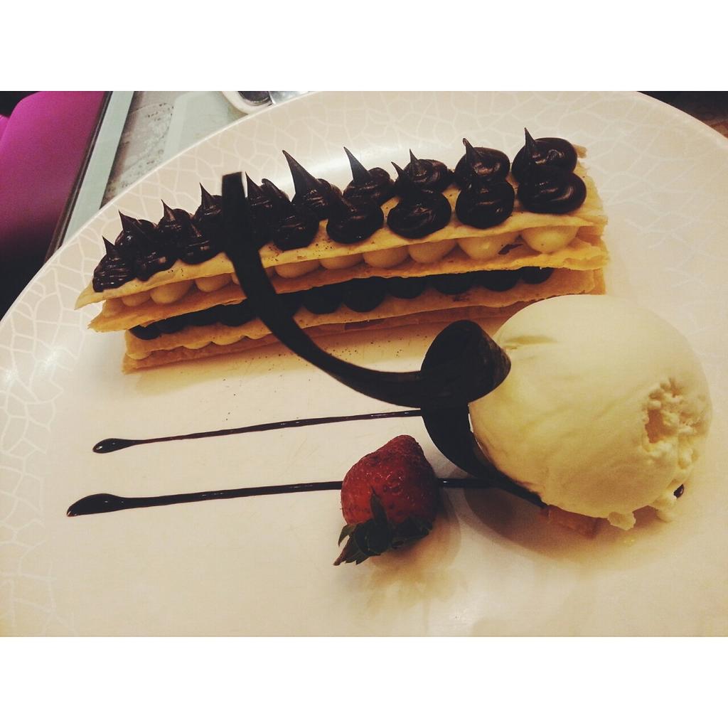 AndrewAw13's tweet photo. Im addicted to dessert!!!😋😋😍😍😛😛😘😙 http://t.co/Cc4PVQKRKB