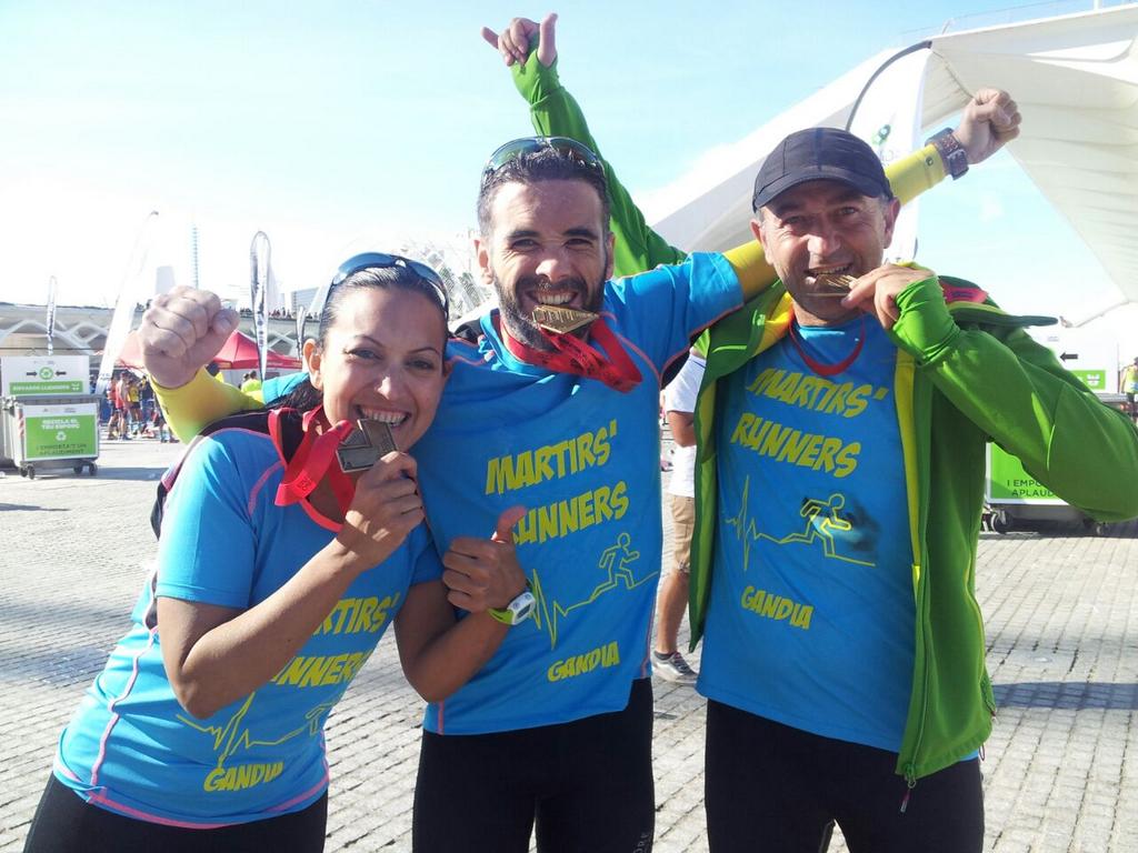 <a href="/erxexo/">Sergi Bono</a> <a href="/jucamapi1967/">Juankar Martínez</a> <a href="/MARTIRSRUNNERS/">MARTIRS' RUNNERS</a> Ya somos maratonianos! Oleeeeee