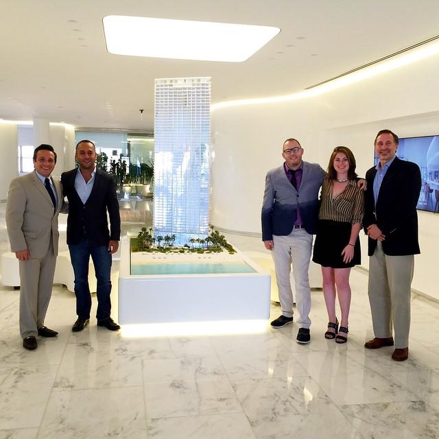 .<a href="/nylovesmiami/">NYLovesMiami</a>, especially on chilly days. <a href="/eliasiteam/">Eliasi Team@Compass</a> <a href="/steve_halpern/">Steve L.Halpern</a> <a href="/NYbyThurber/">Katie Thurber</a> visit <a href="/Jade_Signature/">Jade Signature</a> in #Miami.