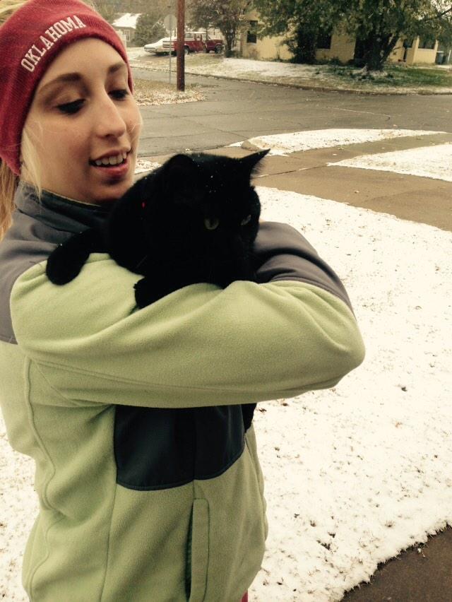 kitty_aurora's tweet photo. First Snow! I'm not impressed 😾😾😾 http://t.co/Jd50W544KN