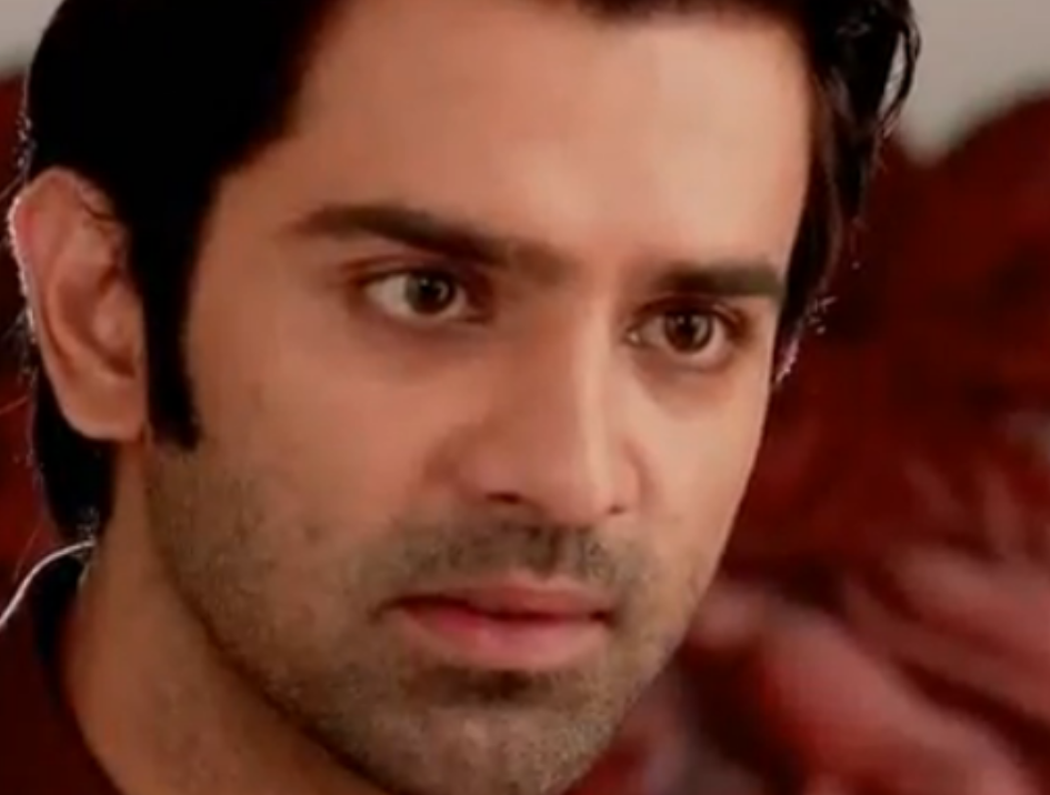 chaddeesx's tweet photo. How can he just switch in seconds..from #AngryASR #GrittingTeeth to a #GeekNerd #Sukhi...just look at him!!♥♥ http://t.co/b1J5CEZ1b8