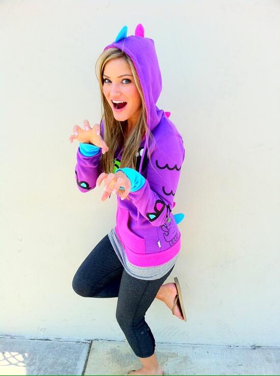LukeJ17__'s tweet photo. @ijustine starter pack 😉 http://t.co/19bqPLNTzZ