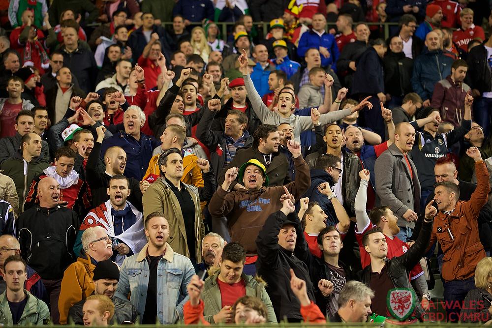 FAWales's tweet photo. Let's all have a disco! Wales supporters celebrate topping the group. #TogetherStronger #BELvWAL http://t.co/H7iiDILeBk