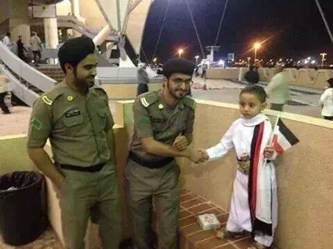 ALJARDI2011's tweet photo. فديت الأمن السعودي http://t.co/QZBQ1nCpZl