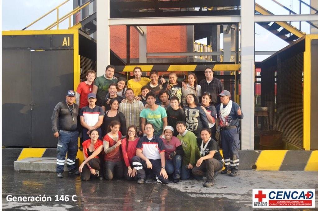 lainternaa's tweet photo. Lo mejor de mi vida, lo que me hace ser yo se llama CRUZ ROJA MEXICANA! 🚨🚑😊😍
#CruzRoja 
#146C http://t.co/umRGxY2IMx