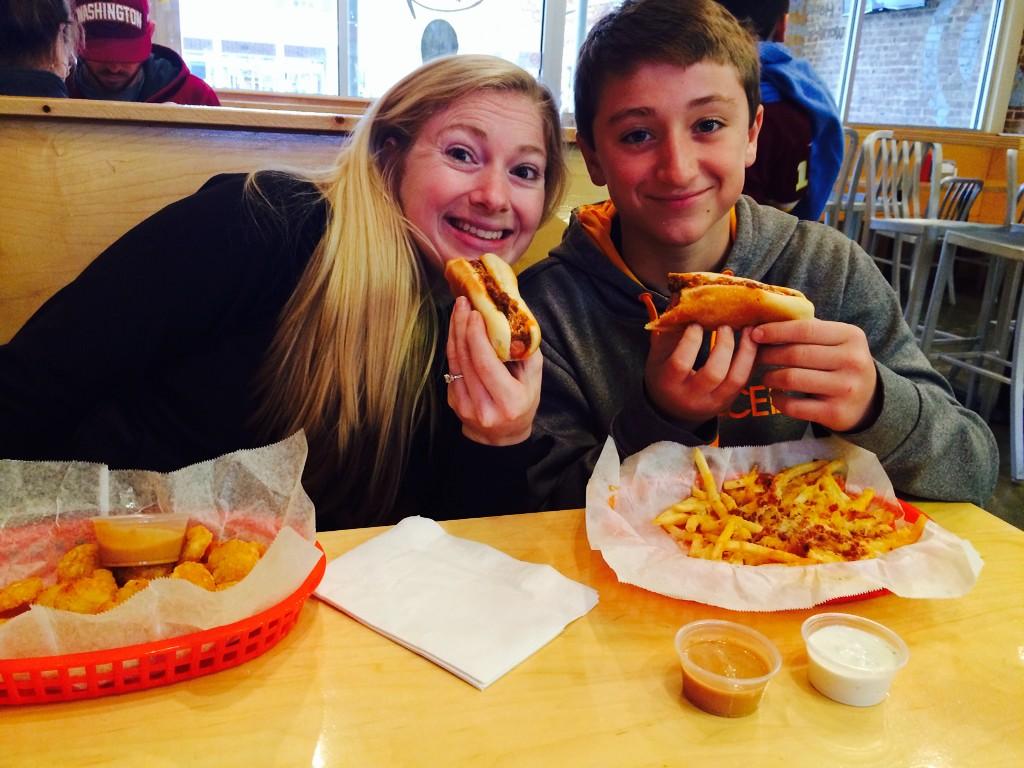 25SecretSQRL25's tweet image. This kids parents left him in our care so of course we took him to @SupDogsUNC @SupDogsECU #supdogs #suppups