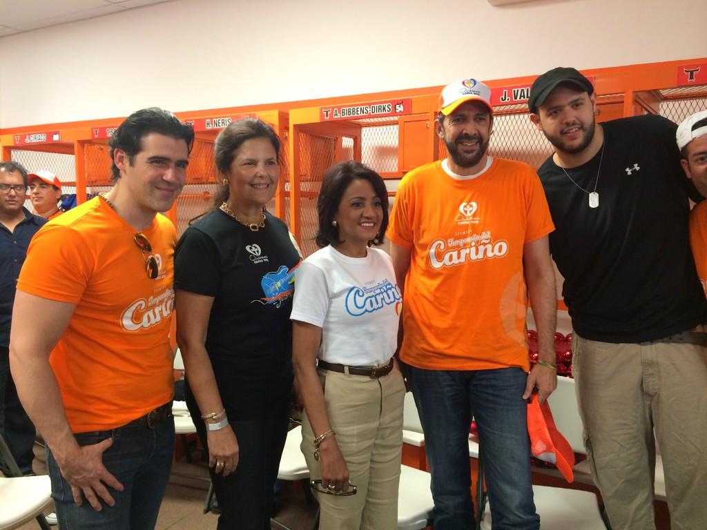 Cándida Montilla de Medina llega al Juego Especial de Pelota de la #TemporadaDelCariño.