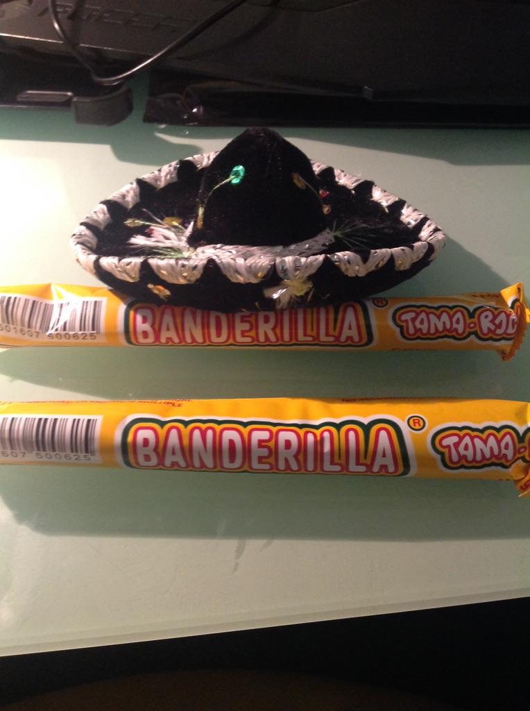 photonracing's tweet photo. Gifts from Mexico! #F1inSchoolsWF #InAbuDhabi http://t.co/J6EVWJlGPO