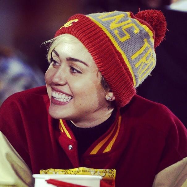 mccartney0's tweet photo. #Patley Ya es hora de que seas feliz @MileyCyrus @PSchwarzenegger #MileyAndPatrick http://t.co/9JiSCzDQu2