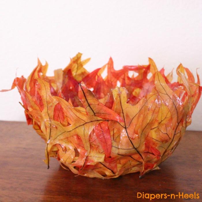 buttonsandpaint's tweet photo. LOVE this DIY Leaf Bowl by @madewithHappy !! http://t.co/J5E94a8v7z http://t.co/DA8N5XrUXB
