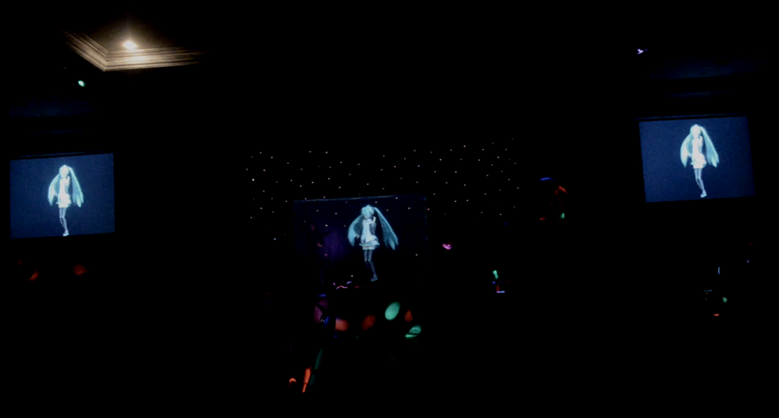 MikuUK's tweet photo. Cheers everyone for coming out to our Glasgow Performance at @Auchinawa !!!!      Video will be uploaded soon. http://t.co/lHZiLLGQAa